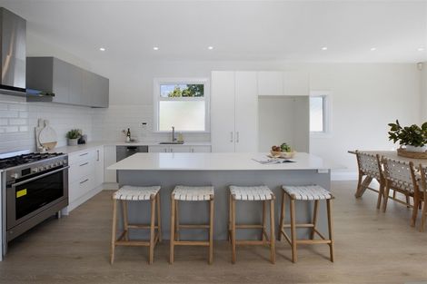 Photo of property in 3 Strowan Road, Strowan, Christchurch, 8052