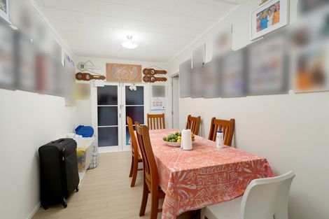 Photo of property in 52 Robertson Road, Favona, Auckland, 2024