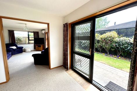 Photo of property in 33 Englefield Road, Belfast, Christchurch, 8051