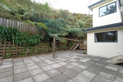 Photo of property in 21 Ladbrooke Drive, Newlands, Wellington, 6037