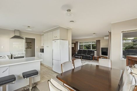 Photo of property in 4/3 Sandel Rise, Merrilands, New Plymouth, 4312