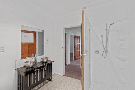 Photo of property in 76 Cambridge Street, Levin, 5510