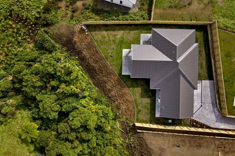 Photo of property in 6 Pihoihoi Close, Waikanae, 5036