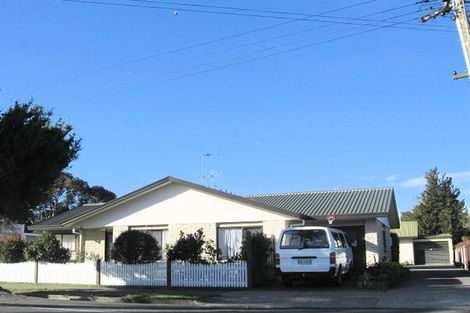 Photo of property in 2/17 Church Road, Taradale, Napier, 4112