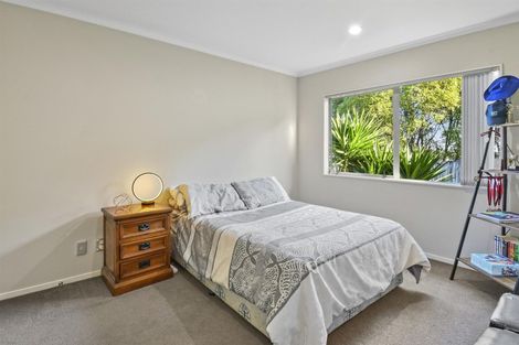 Photo of property in 38 Fairchild Avenue, Goodwood Heights, Auckland, 2105