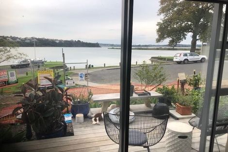 Photo of property in 16 Chapman Road, Te Atatu Peninsula, Auckland, 0610