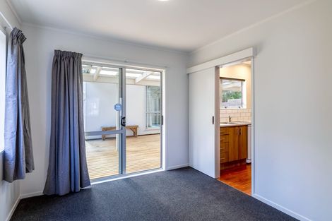 Photo of property in 68 Kohekohe Street, New Lynn, Auckland, 0600