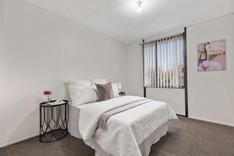 Photo of property in 16 Sarajevo Place, Massey, Auckland, 0614