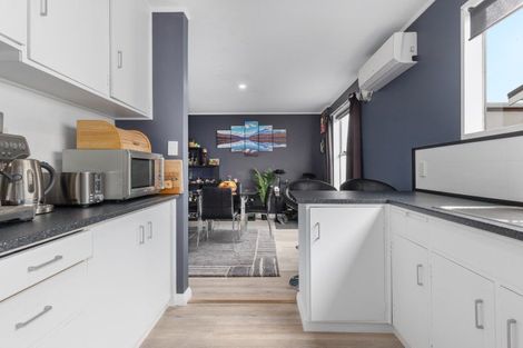 Photo of property in 2/3 School Road, Plimmerton, Porirua, 5026