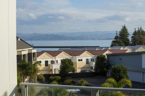 Photo of property in Marina View Apartments, 307/4 Reads Quay, Gisborne, 4010
