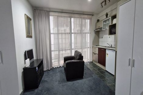 Photo of property in Atrium Apartments, 2h/154 The Terrace, Wellington Central, Wellington, 6011