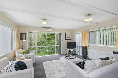 Photo of property in 6 John Witton Drive, Crofton Downs, Wellington, 6035