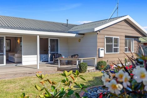 Photo of property in 2 The Green, Mount Maunganui, 3116