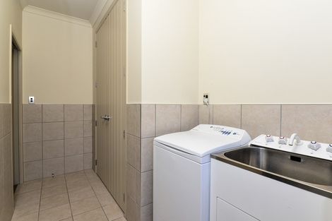 Photo of property in 12 Shalimar Place, Huntington, Hamilton, 3210