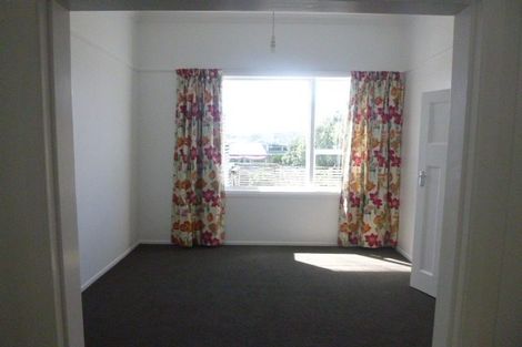Photo of property in 79 Queens Drive, Lyall Bay, Wellington, 6022