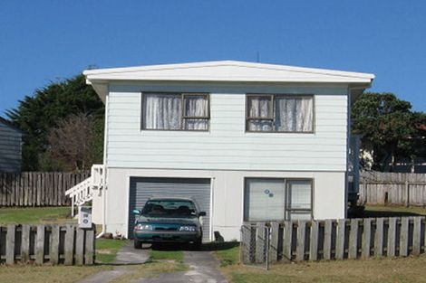 Photo of property in 18 Rena Place, West Harbour, Auckland, 0618