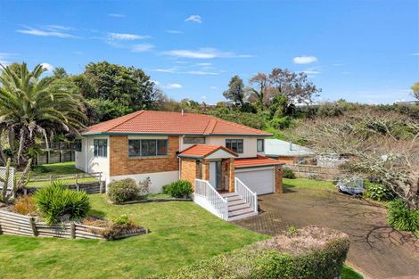 Photo of property in 30 Capricorn Place, Kawaha Point, Rotorua, 3010