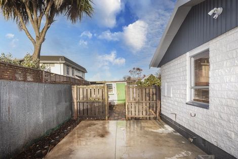 Photo of property in 2/136 Wainoni Road, Avondale, Christchurch, 8061