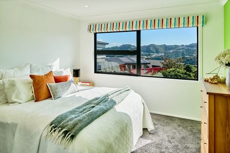 Photo of property in 4 Caughley Grove, Karori, Wellington, 6012