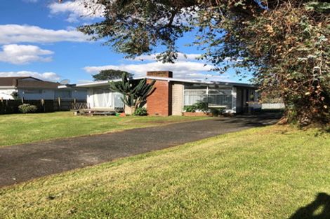 Photo of property in 47 Staverton Crescent, Mangere, Auckland, 2022
