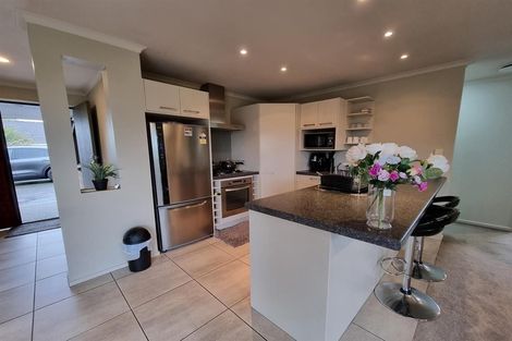 Photo of property in 23a Kelvin Road, Papakura, 2110