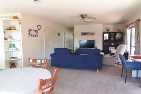 Photo of property in 6 Riverside Drive, Waiuku, 2123