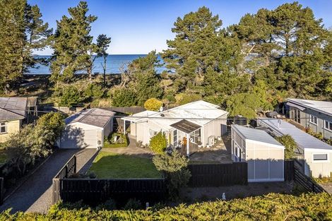 Photo of property in 15 South Crescent, Amberley, 7481