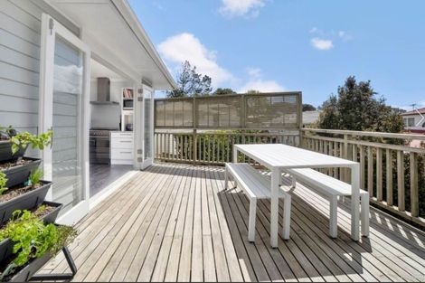 Photo of property in 4 Hatherlow Street, Glenfield, Auckland, 0629