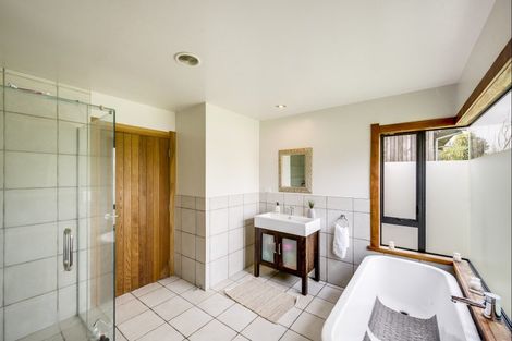 Photo of property in 260 Havelock Road, Akina, Hastings, 4122