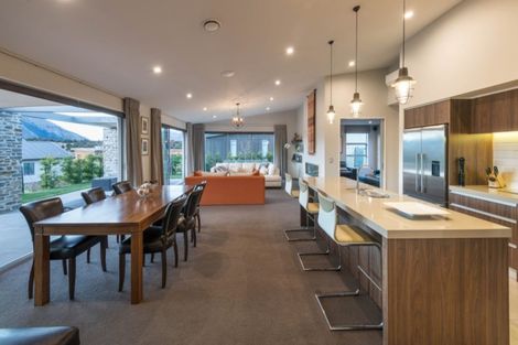 Photo of property in 16 Edgewood Place, Wanaka, 9305