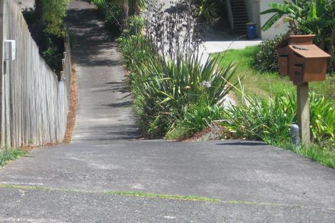 Photo of property in 1/22 Ludlow Terrace, Totara Vale, Auckland, 0627
