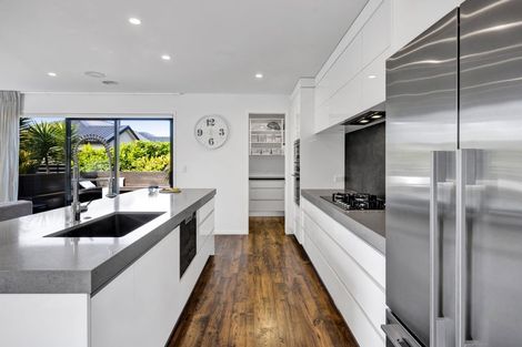 Photo of property in 5 Augusta Grove, Waiwhakaiho, New Plymouth, 4312