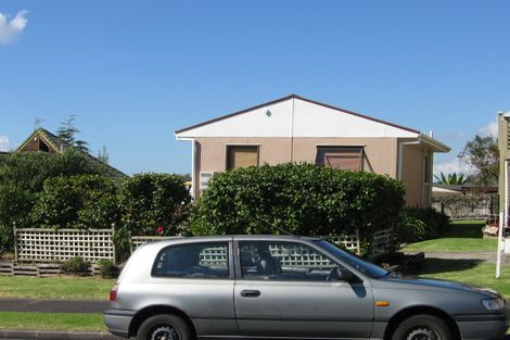 Photo of property in 3 Capstan Court, Te Atatu Peninsula, Auckland, 0610