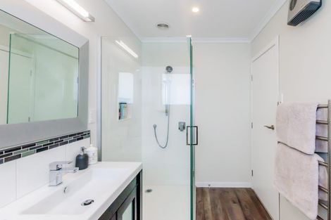 Photo of property in 44 Rewarewa Crescent, Waikanae, 5036