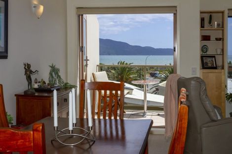 Photo of property in 13/1 Marine Parade, Paraparaumu Beach, Paraparaumu, 5032