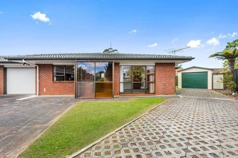 Photo of property in 1/6 Annette Avenue, Te Atatu South, Auckland, 0610