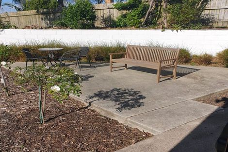 Photo of property in 15 Stonehurst Avenue, Waiuku, 2123