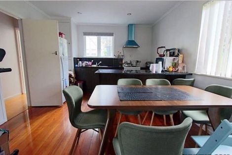 Photo of property in 27 Kohekohe Street, New Lynn, Auckland, 0600