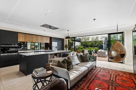 Photo of property in 10a Victoria Road, Devonport, Auckland, 0624