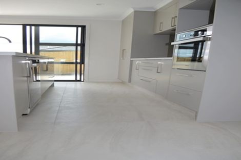 Photo of property in 8 Herring Place, Omokoroa, 3114
