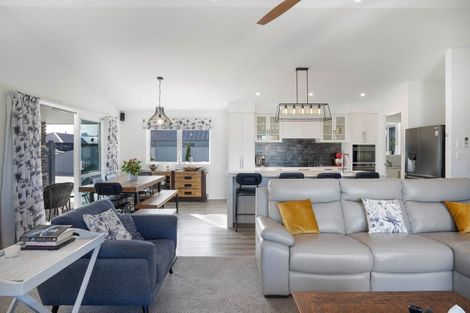 Photo of property in 32 Westwood Avenue, Greytown, 5712