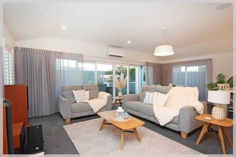 Photo of property in 10a Pratt Avenue, Foxton Beach, Foxton, 4815