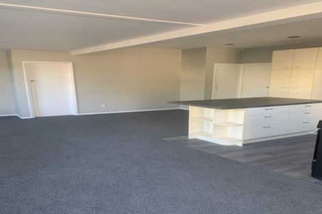 Photo of property in 84 Racecourse Road, Sockburn, Christchurch, 8042