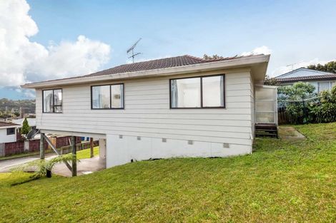 Photo of property in 12 Halloran Place, Massey, Auckland, 0614