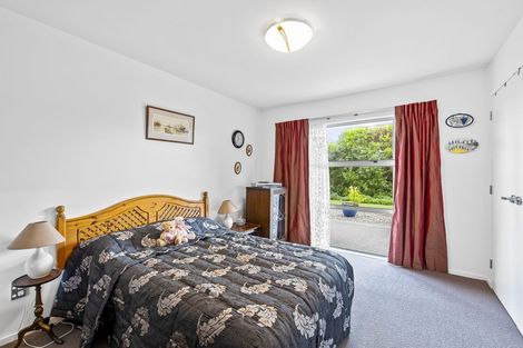 Photo of property in 12 Millennium Hill, Paraparaumu, 5032