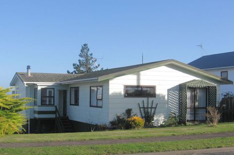 Photo of property in 17 Rothwell Street, Titahi Bay, Porirua, 5022