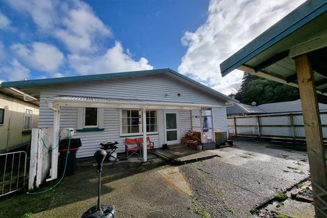 Photo of property in 97 Alexander Street, Greymouth, 7805