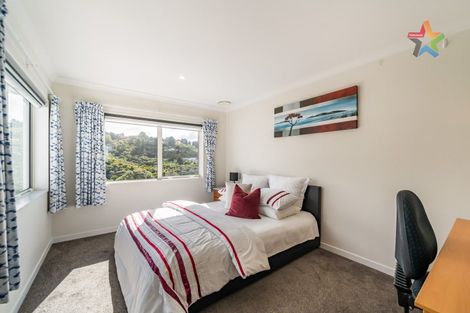 Photo of property in 2 Poto Road, Normandale, Lower Hutt, 5010