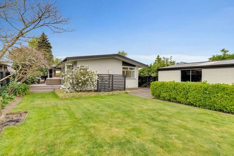 Photo of property in 33 Kent Lodge Avenue, Avonhead, Christchurch, 8042