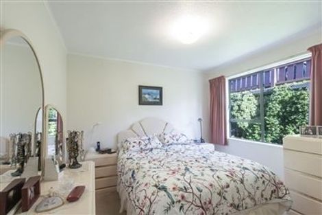 Photo of property in 4f2 Stewart Drive, Newlands, Wellington, 6037